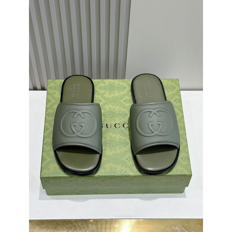 G*u*i slippers